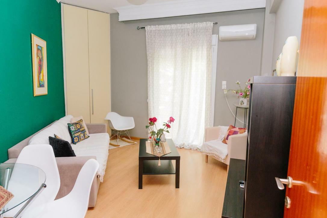 Cosy Apartment In The Centre Of Komotini Exterior photo